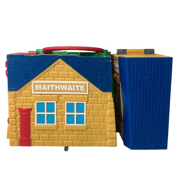 Fisher Price THOMAS TRAIN TAKE N PLAY MAITHWAITE FOLDING PLAYSET 2009 - Picture 1 of 16